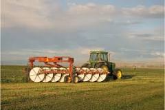 What’s the difference between a rake and a Tedder?